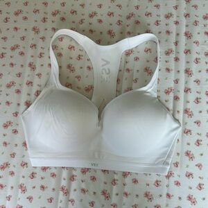🌲VSX White Racerback Sports Bra with Molded Cups🌲